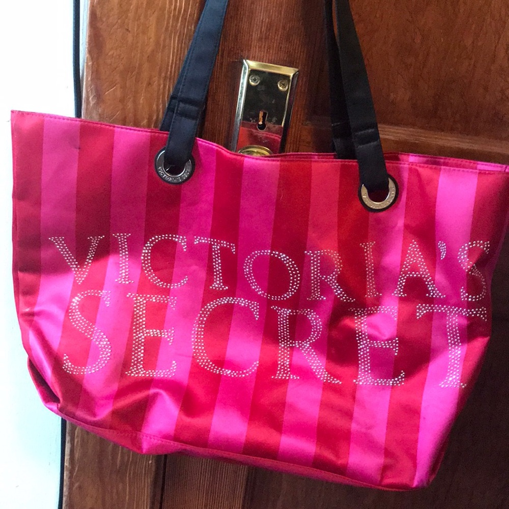 Victoria Secret Weekend bag